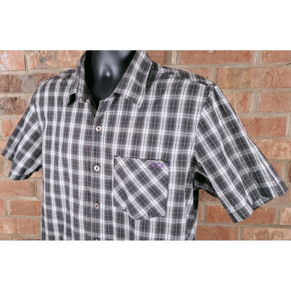 Oakley Short Sleeve Button Down Shirt‎ Reg Fit Gray Plaid Mens Size Medium